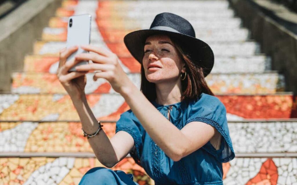 Copertina articolo lista migliori hashtag per selfie