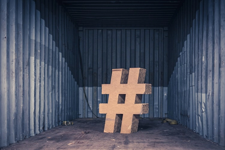 Copertina articolo differenza tra tag e hashtag